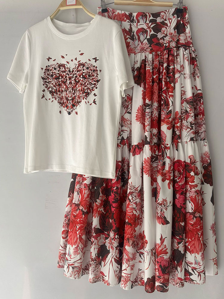 Completo coordinato estivo da  - Midi Skirt Floral recensione e prezzo